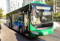 廊坊17路公交车进站